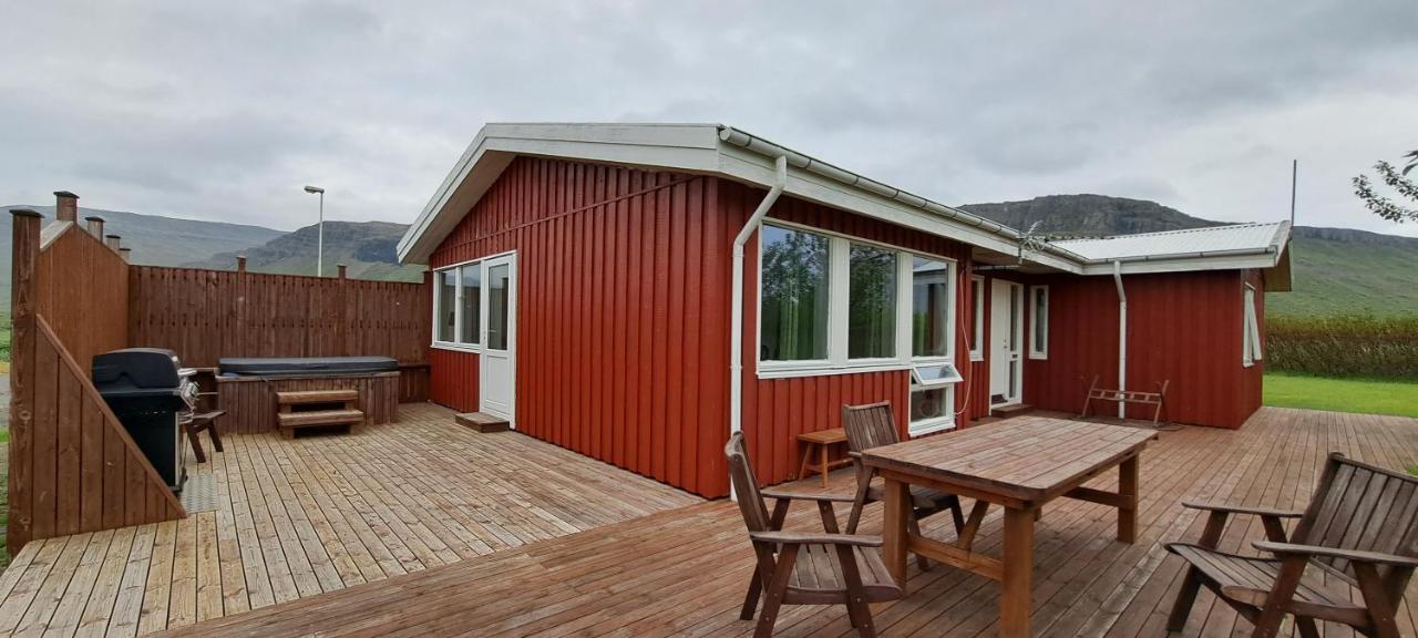 شقة Aegisholt Privete House With Hot Tub Patreksfjordur المظهر الخارجي الصورة